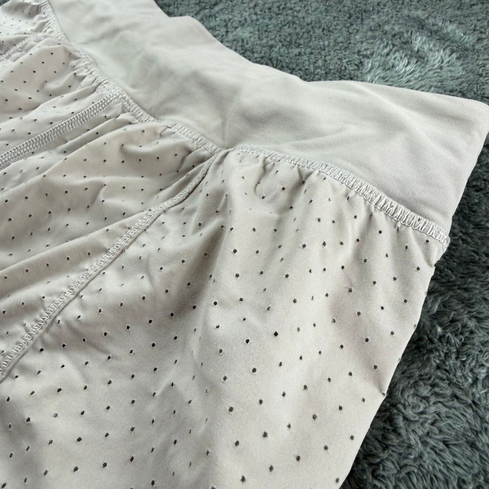 Lululemon Final Lap Shorts Lined Perforated Running Taupe Size 4 LW7AM7S - Picture 10 of 11